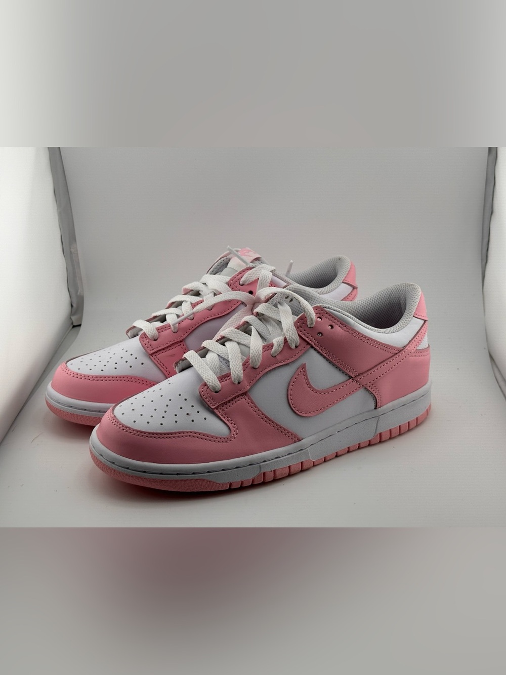 Nike Women’s Dunk Low in Pink and White 6Y 7.5W